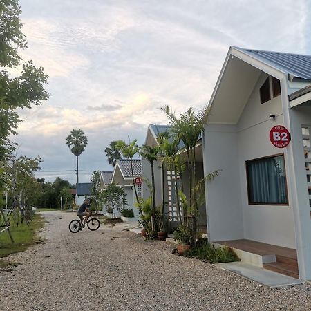 Numhom Resort Ban Nong Chum Saeng Exterior foto
